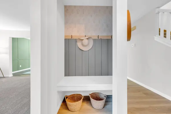 2915 Wimbledon DR, Woodbury, MN 55125