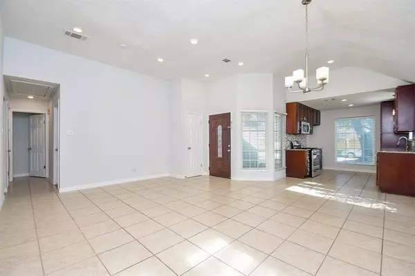 6631 New World DR, Katy, TX 77449