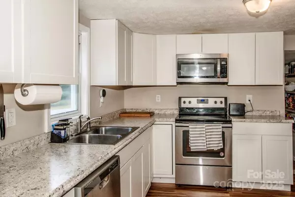 364 Scotts Creek RD, Statesville, NC 28625