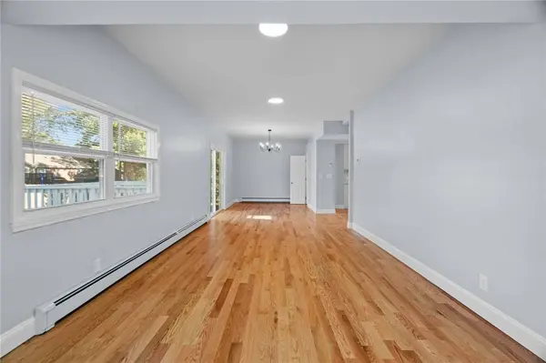 49 Meadowbrook AVE, Warwick, RI 02889