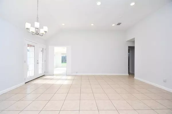 6631 New World DR, Katy, TX 77449