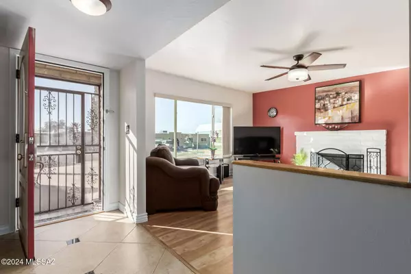 9241 E 27Th Street, Tucson, AZ 85710