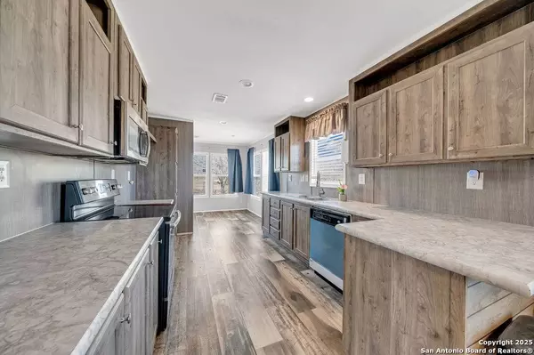 103 County Road 2667, Moore, TX 78057