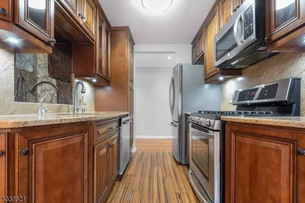 565 Grove St #F015, Clifton City, NJ 07013