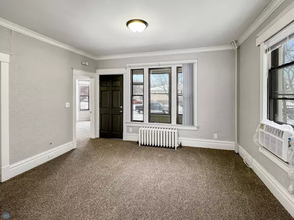 904 12th ST N, Fargo, ND 58102