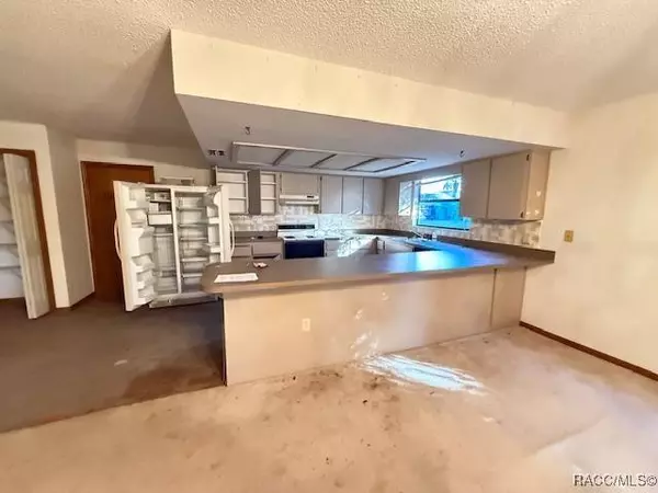 2098 W Deer Trail LN, Lecanto, FL 34461