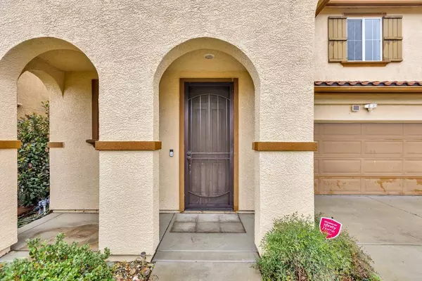 8855 Gelderland WAY, Sacramento, CA 95828