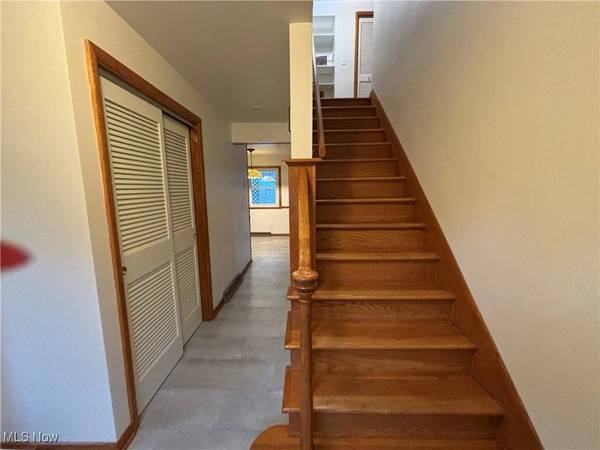 8 Willow RD, St. Clairsville, OH 43950