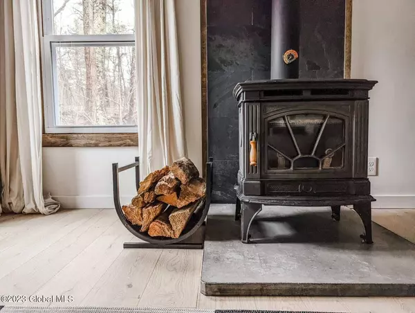 690 Green Lake Road, Athens, NY 12015