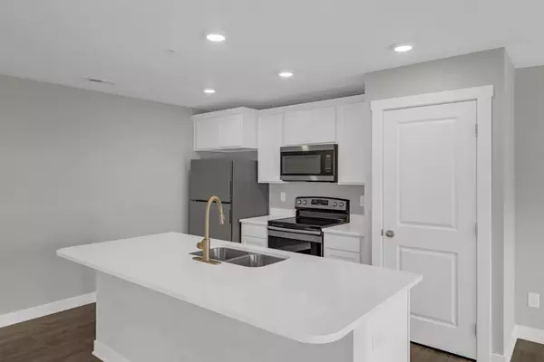 210 NE 22nd Lane, Ankeny, IA 50021