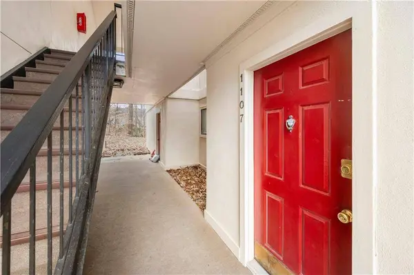 1107 Old Hammond Chase, Sandy Springs, GA 30350