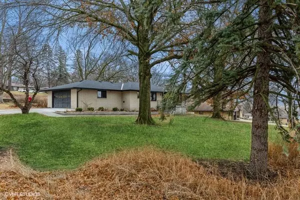 6755 NW Timberline Drive, Des Moines, IA 50313