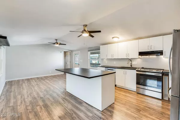 6227 N LITCHFIELD Road #42, Litchfield Park, AZ 85340