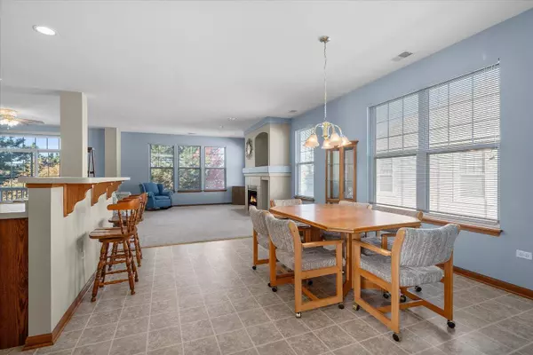 1120 Foxridge LN #1120, Aurora, IL 60502