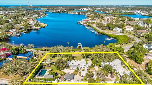 504 RIVERSIDE DR, Tarpon Springs, FL 34689