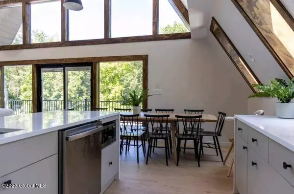 686 Green Lake Road, Athens, NY 12015