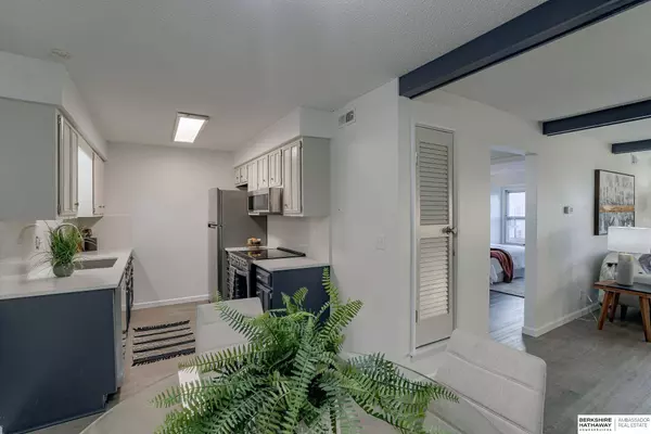 12727 West Dodge Road  #254C, Omaha, NE 68154