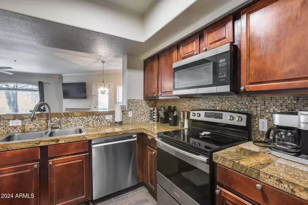 15095 N THOMPSON PEAK Parkway #2114, Scottsdale, AZ 85260