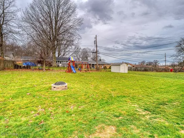 6122 Saint Francis DR, Seven Hills, OH 44131