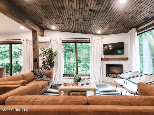 16 Moggre Road, Shandaken, NY 12480