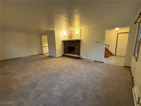 8 Willow RD, St. Clairsville, OH 43950