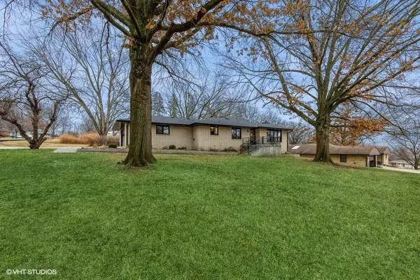 6755 NW Timberline Drive, Des Moines, IA 50313