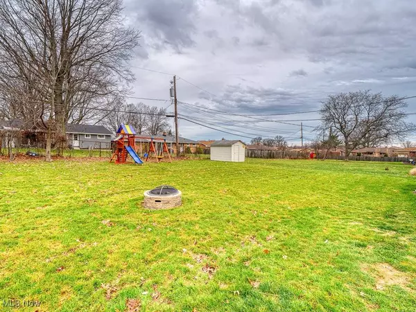 6122 Saint Francis DR, Seven Hills, OH 44131