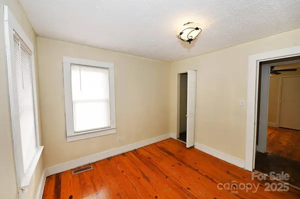 617 Hawthorne ST, Hudson, NC 28638