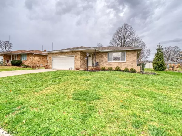 6122 Saint Francis DR, Seven Hills, OH 44131