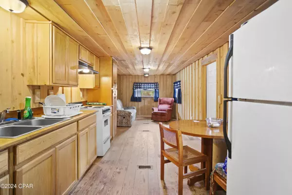 14443 SW TD Barker RD, Kinard, FL 32449