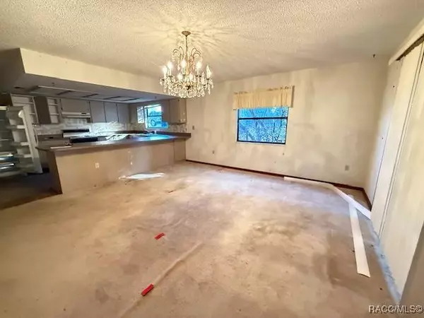 2098 W Deer Trail LN, Lecanto, FL 34461