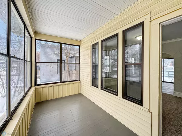 904 12th ST N, Fargo, ND 58102