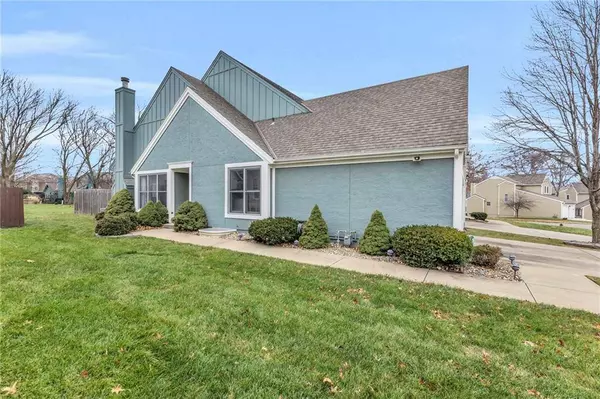 9307 W 119th TER, Overland Park, KS 66213