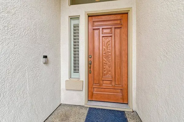 380 Lilypond LN, Lincoln, CA 95648