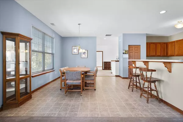 1120 Foxridge LN #1120, Aurora, IL 60502