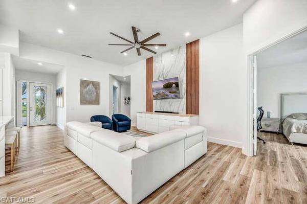 3512 Donoso CT, Naples, FL 34109