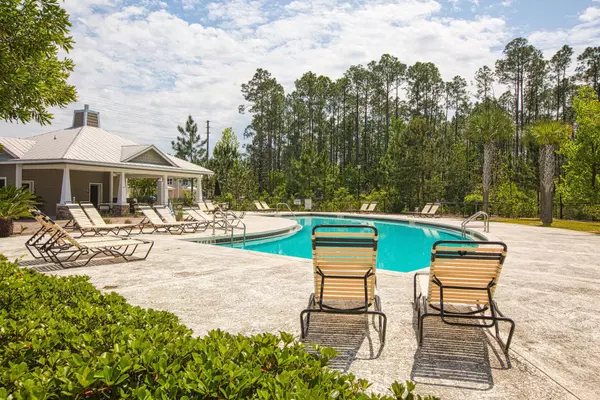 182 N Sand Palm Road, Freeport, FL 32439