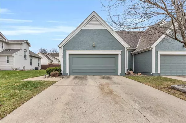 9307 W 119th TER, Overland Park, KS 66213