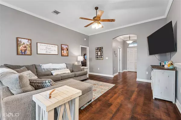 3269 Grand Lake Drive, Bossier City, LA 71111