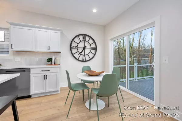 1619 Ira NW Avenue, Grand Rapids, MI 49504