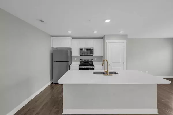 210 NE 22nd Lane, Ankeny, IA 50021