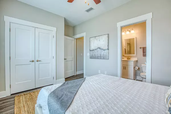 182 N Sand Palm Road, Freeport, FL 32439