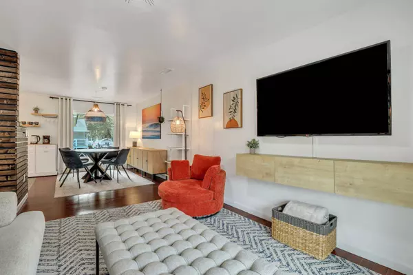 1824 Sandcroft Dr, Charleston, SC 29407