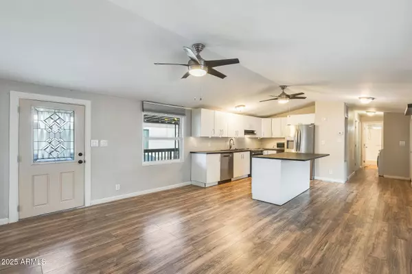 6227 N LITCHFIELD Road #42, Litchfield Park, AZ 85340