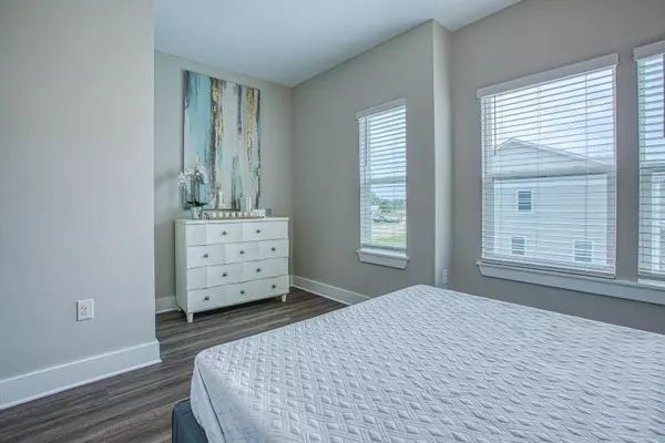 182 N Sand Palm Road, Freeport, FL 32439