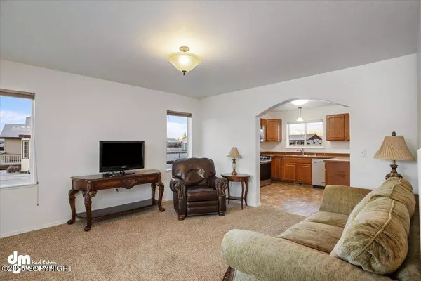 510 N Angus LOOP, Palmer, AK 99645