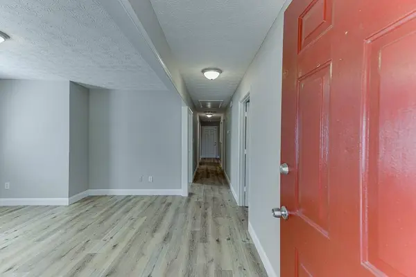 67 E Wright ST, Winder, GA 30680