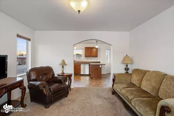 510 N Angus LOOP, Palmer, AK 99645