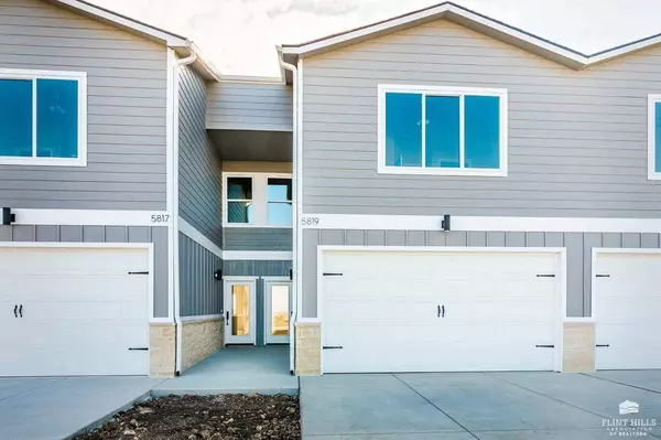 5819 Goheen DR, Manhattan, KS 66503