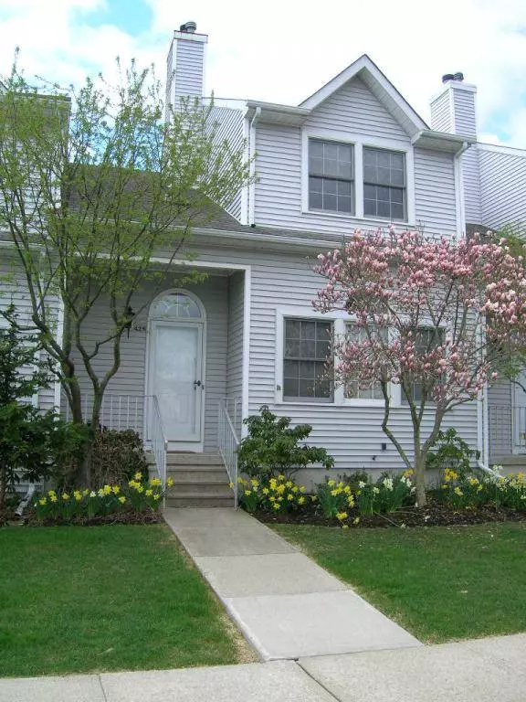 11 E Grand St, Hampton Boro, NJ 08827